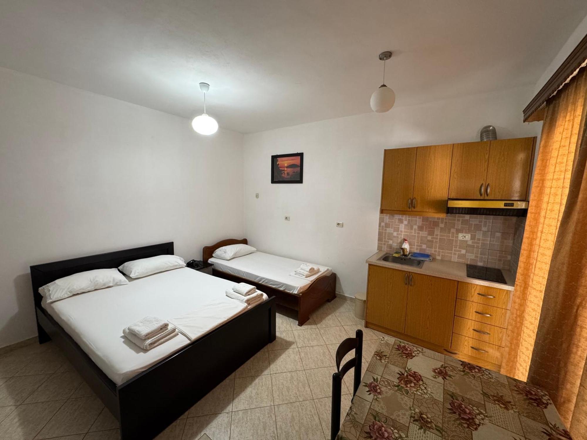 Villa Center & Pool *