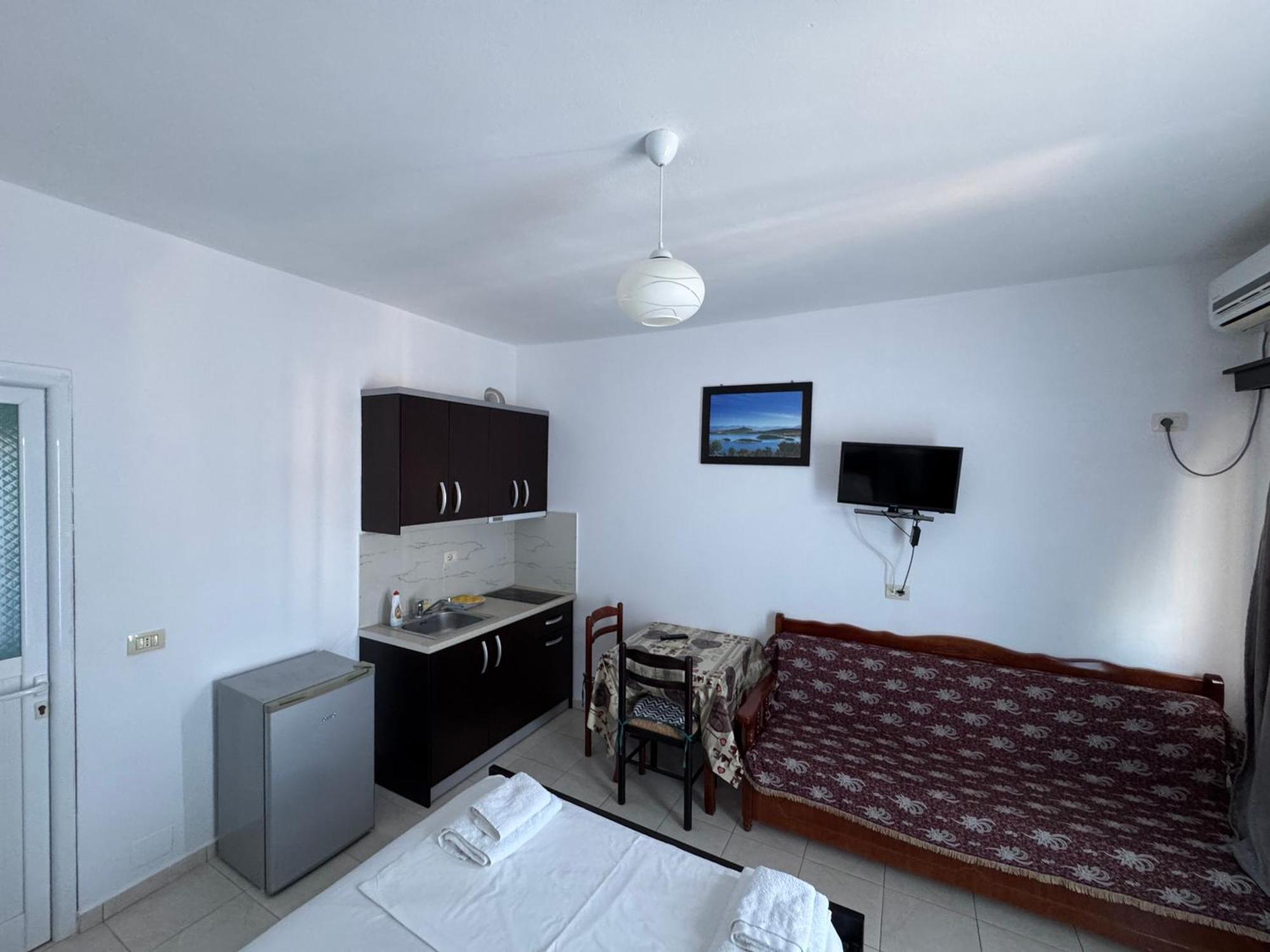 Center & Pool Ksamil