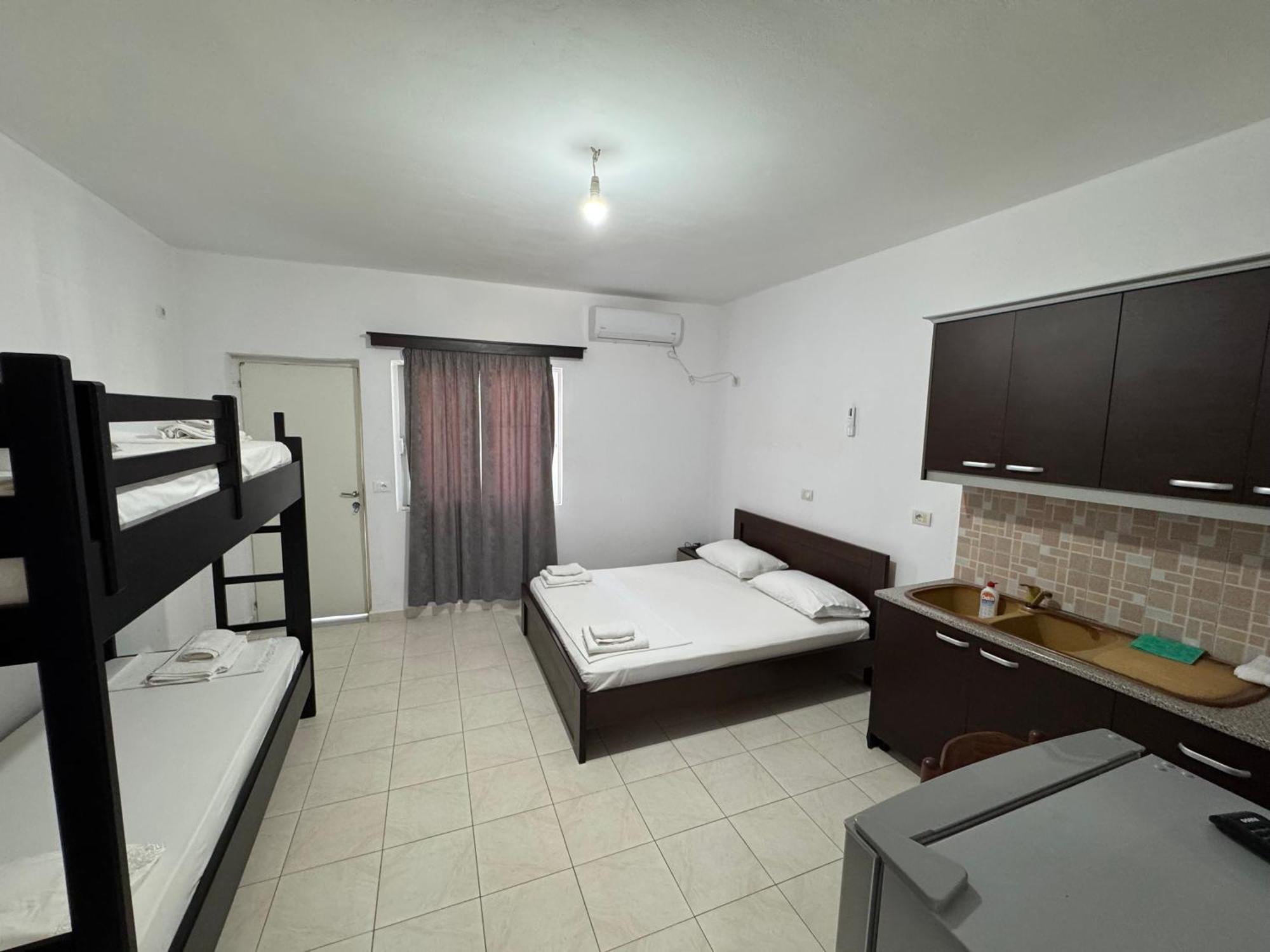 Center & Pool Villa Ksamil
